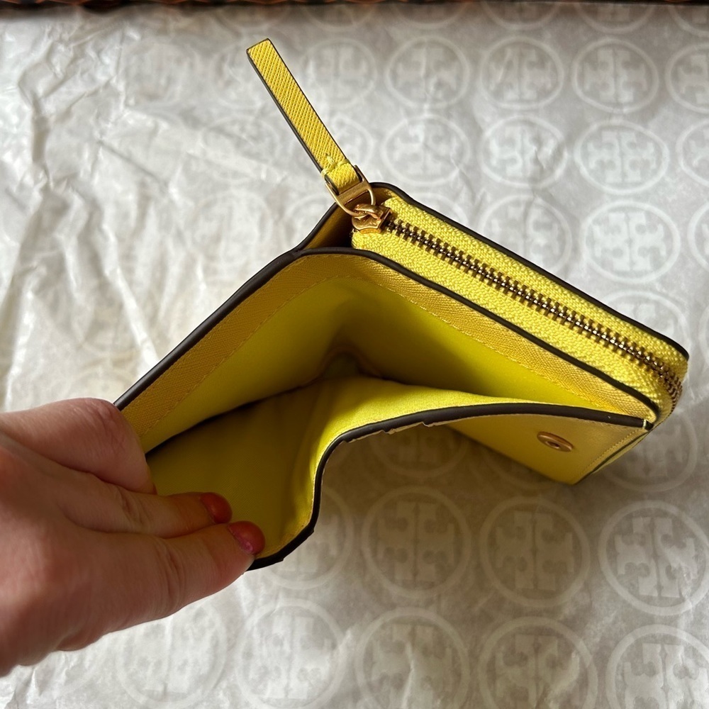 Tory Burch Emerson Mini Wallet Yarrow Gold Yellow - Picture 7 of 9